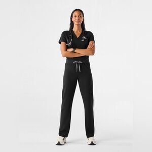 Figs Women's Black Scrub Set